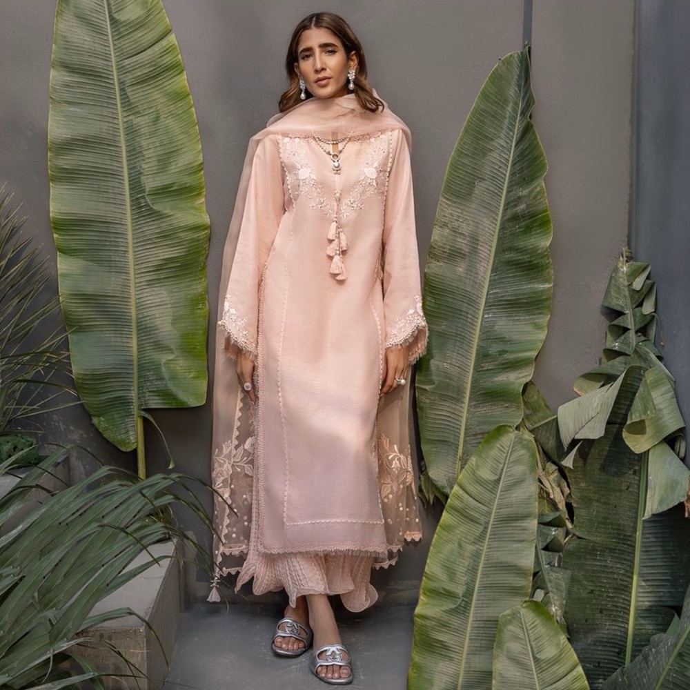 Zainab Zulfiqar Pakistani Designer Elegant Pink Embroidered Outfit Eid outfit